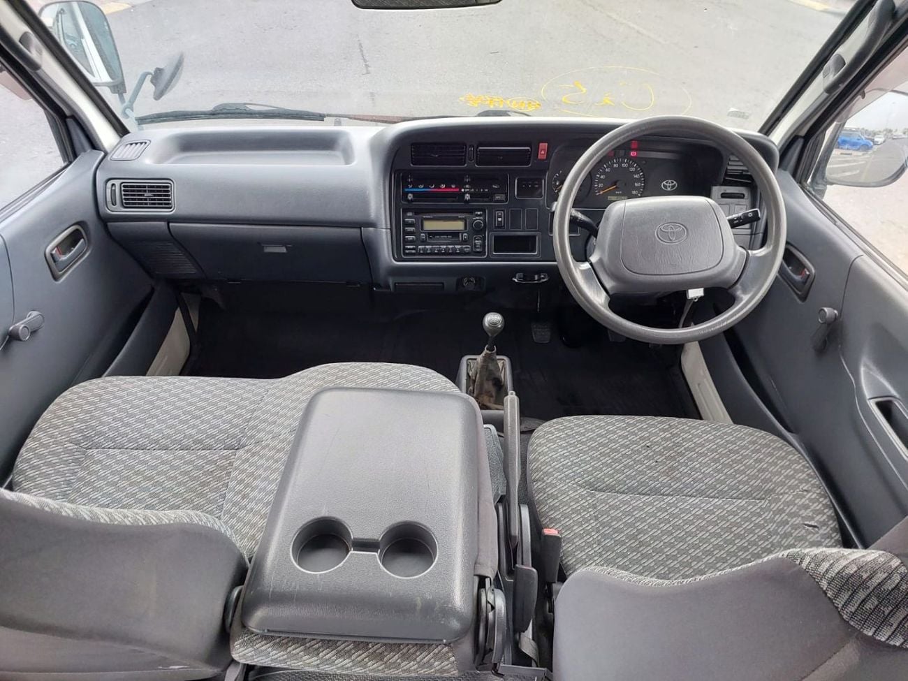 Toyota Hiace TOYOTA HIACE VAN RHD 2003 MODEL 3.0 L DIESEL MANUAL(PM03653)