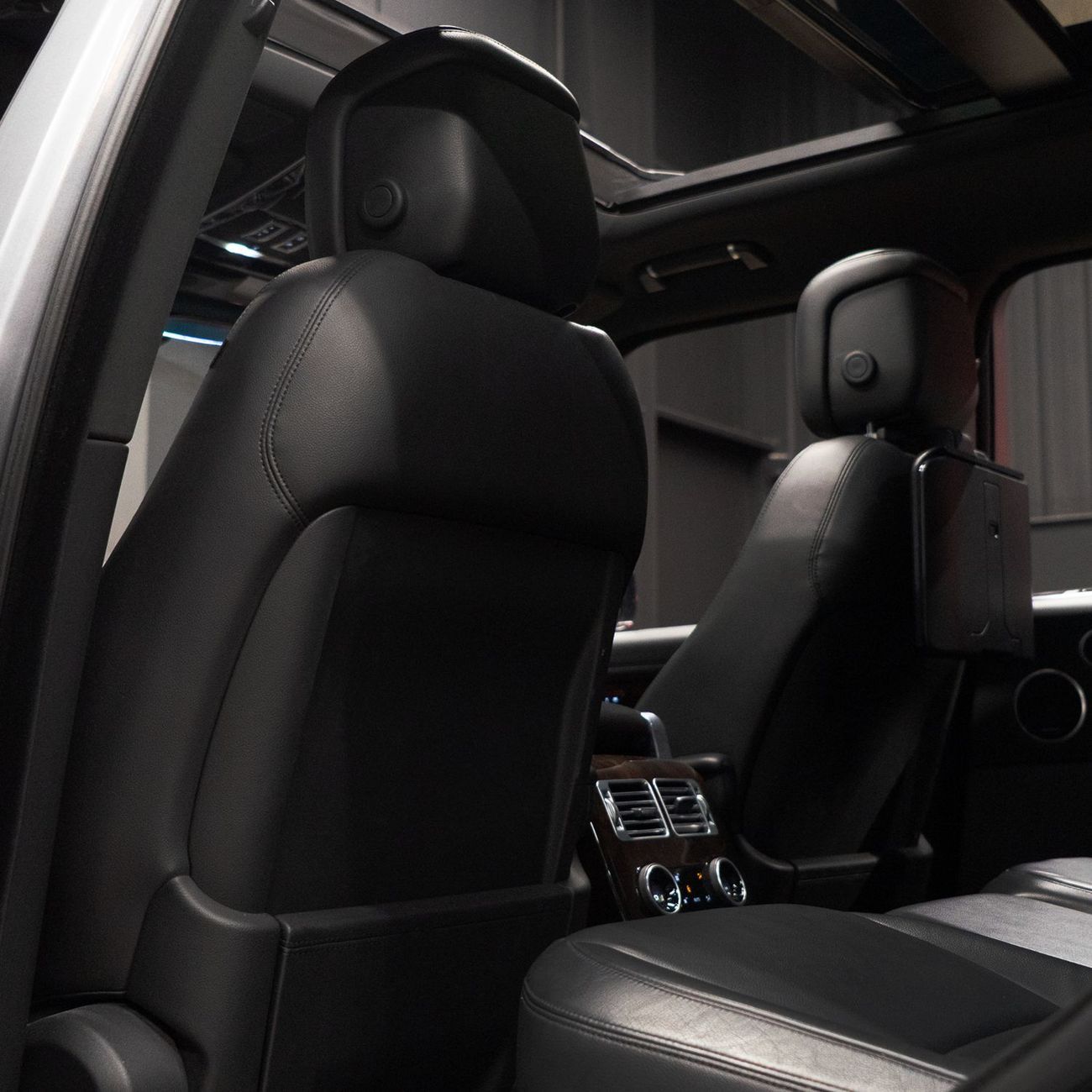 Land Rover Range Rover HSE 3.0L (380 HP) AED 2,778  pm • 0% Downpayment • Range Rover HSE • 1 Year Warranty