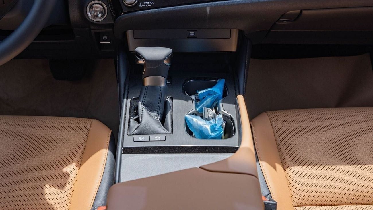 لكزس ES300h 2025 Lexus ES300h 2.5L AT Hybrid (Black)