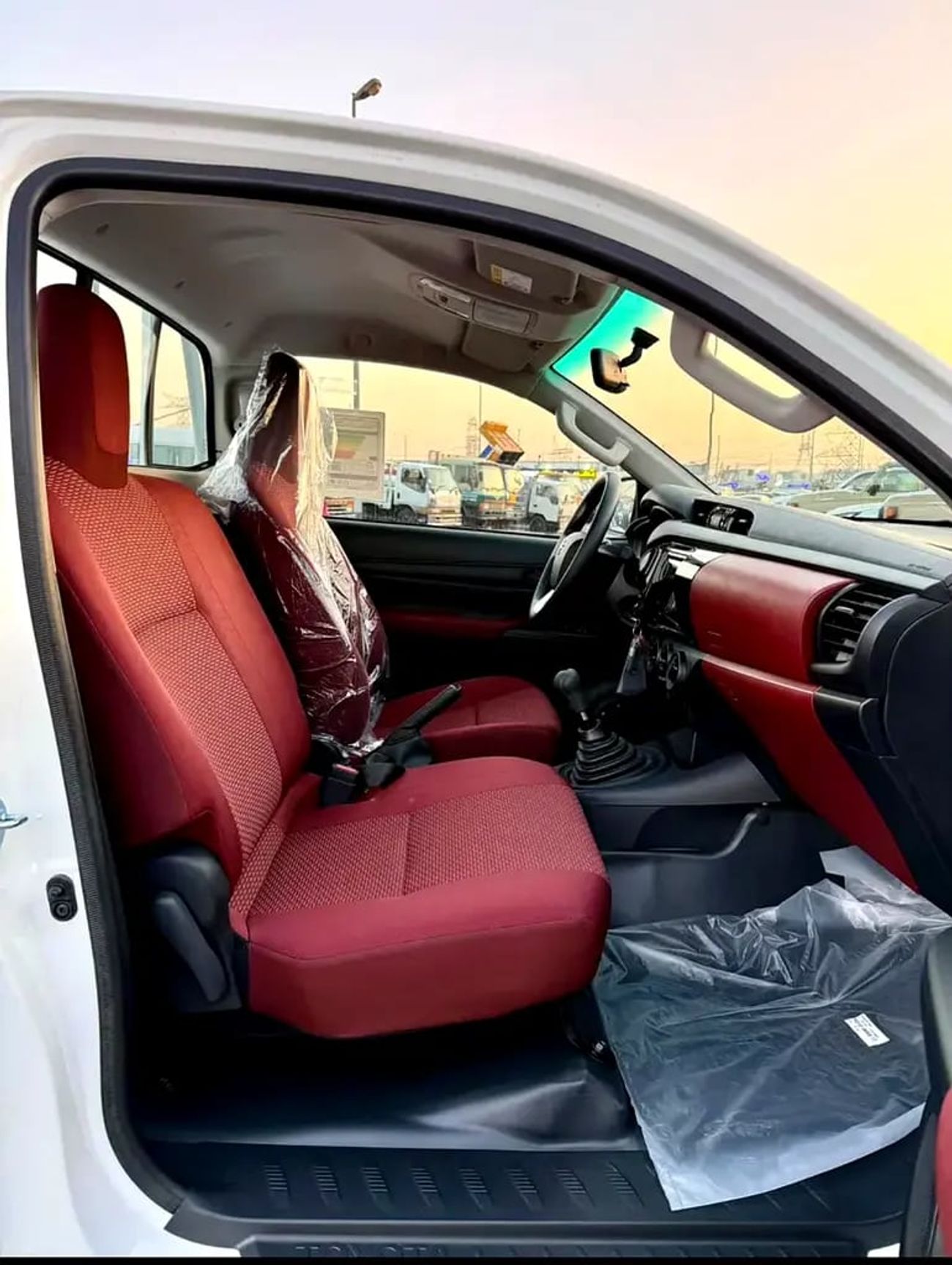 Toyota Hilux GL 2.7L PETROL GCC Specs