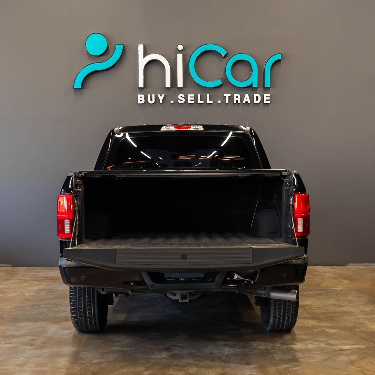 Ford F-150 AED 1,724 P.M • 0% Downpayment • Ford F-150 XLT V8 • 1 Year Warranty