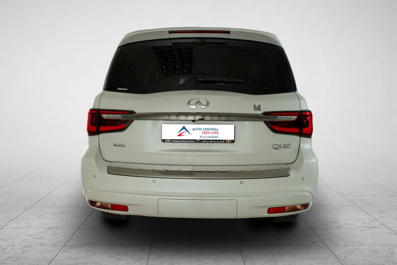 Infiniti QX80 LUXE 5.6