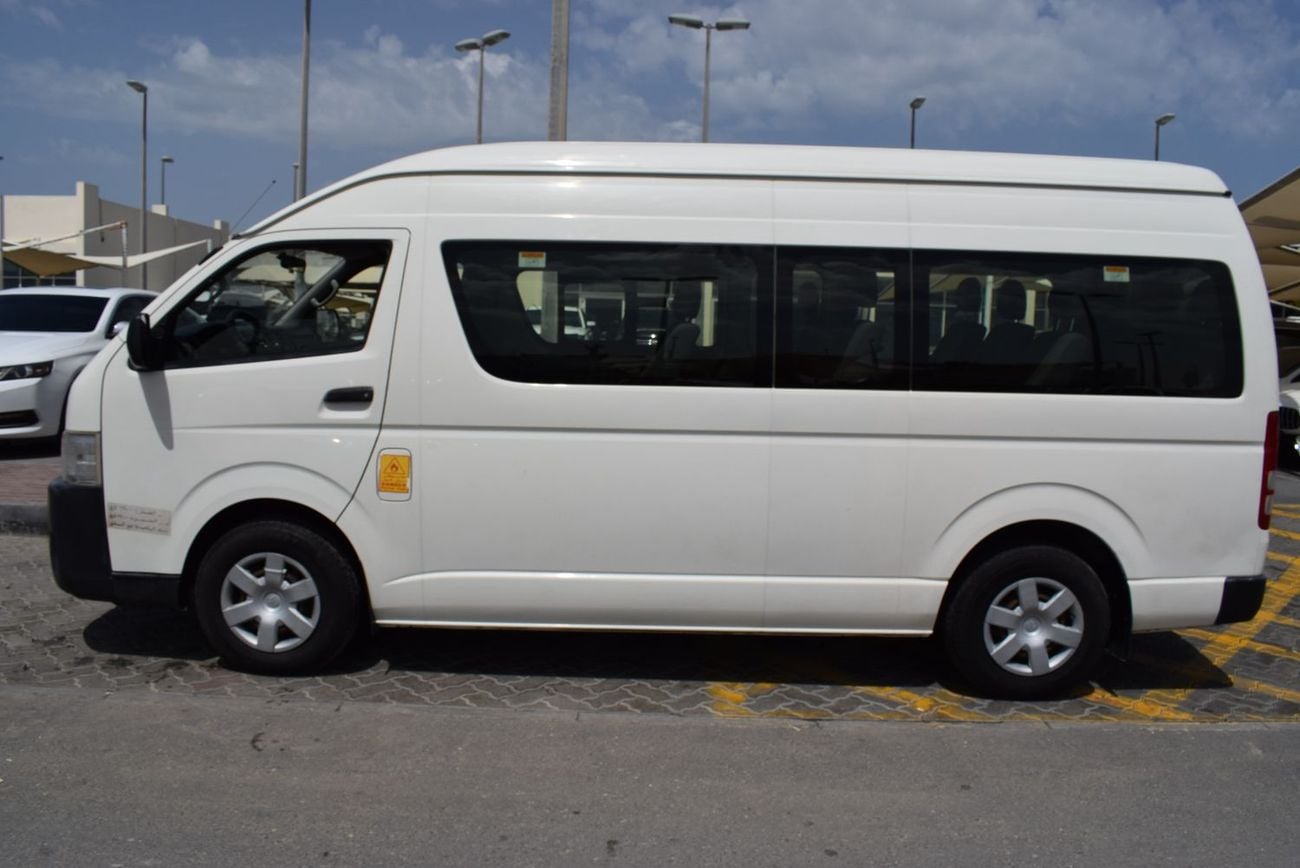 Toyota Hiace Commuter GLX High Roof 2.7L M/T