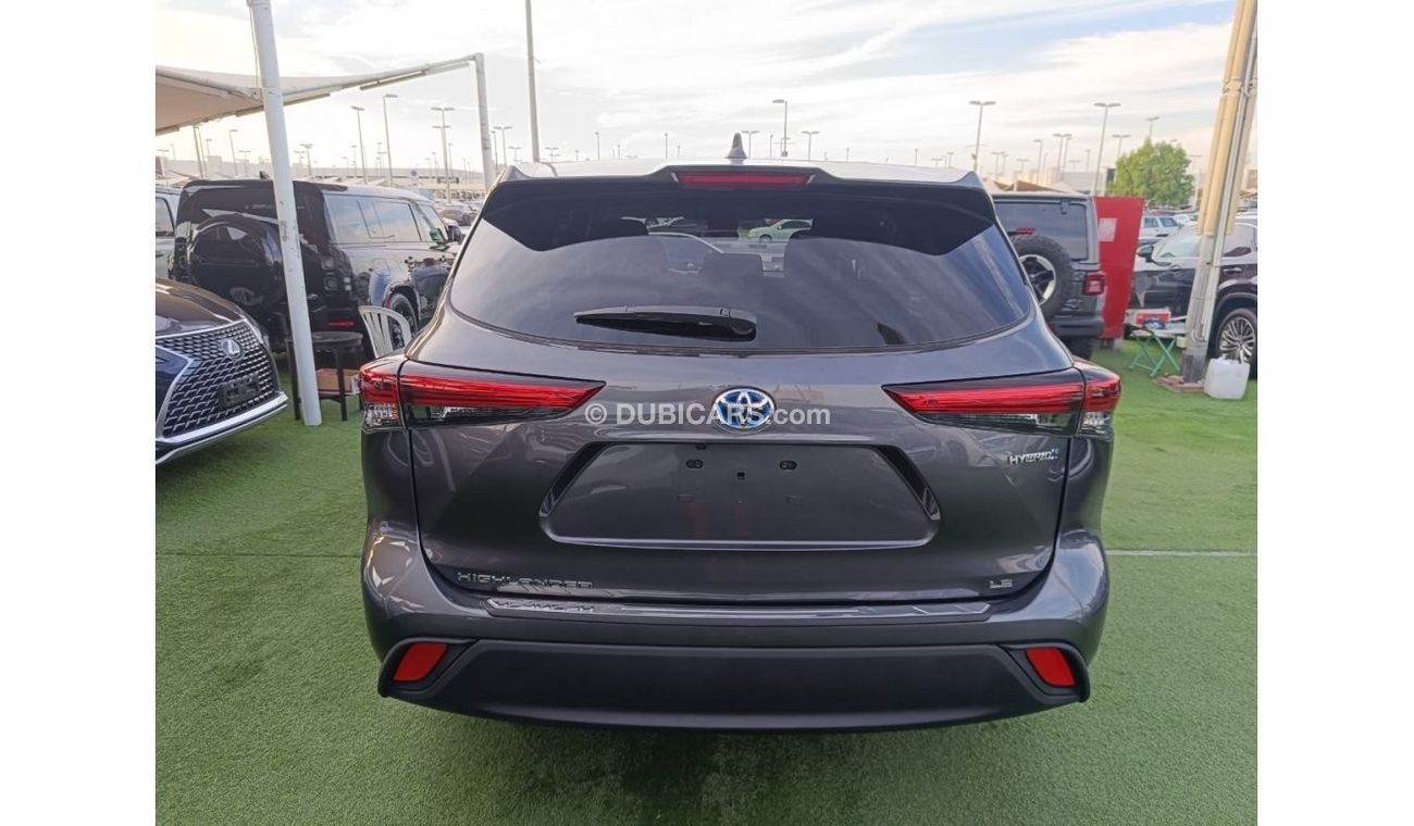 تويوتا هايلاندر Toyota Highlander 2023 Hybrid.The car is in excellent condition, not damaged, not painted, history i