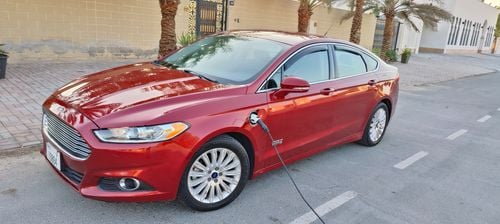 فورد فيوجن SE 2.0L Plug-In Hybrid