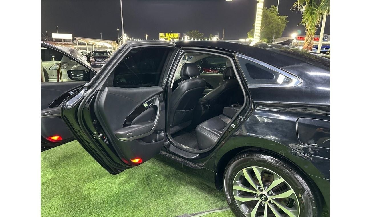 Hyundai Grandeur Hyundai Grandeur made in Korea in good perfect condition with 2.4 engine on leather interior mileage