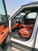 روكس 01 7-Seat Range-Extended SUV