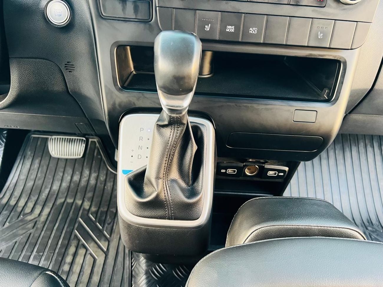 Hyundai Staria 11 SEAT