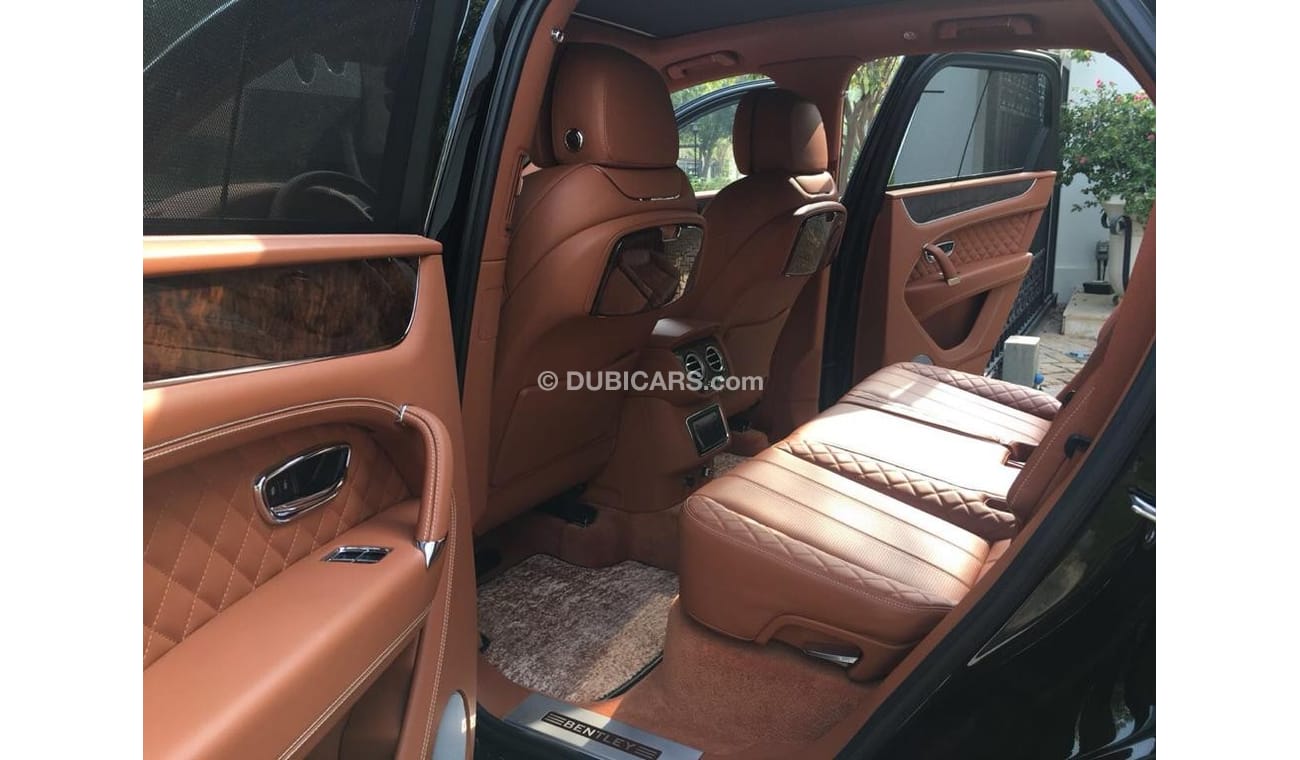 بنتلي بينتايجا اول نسخة