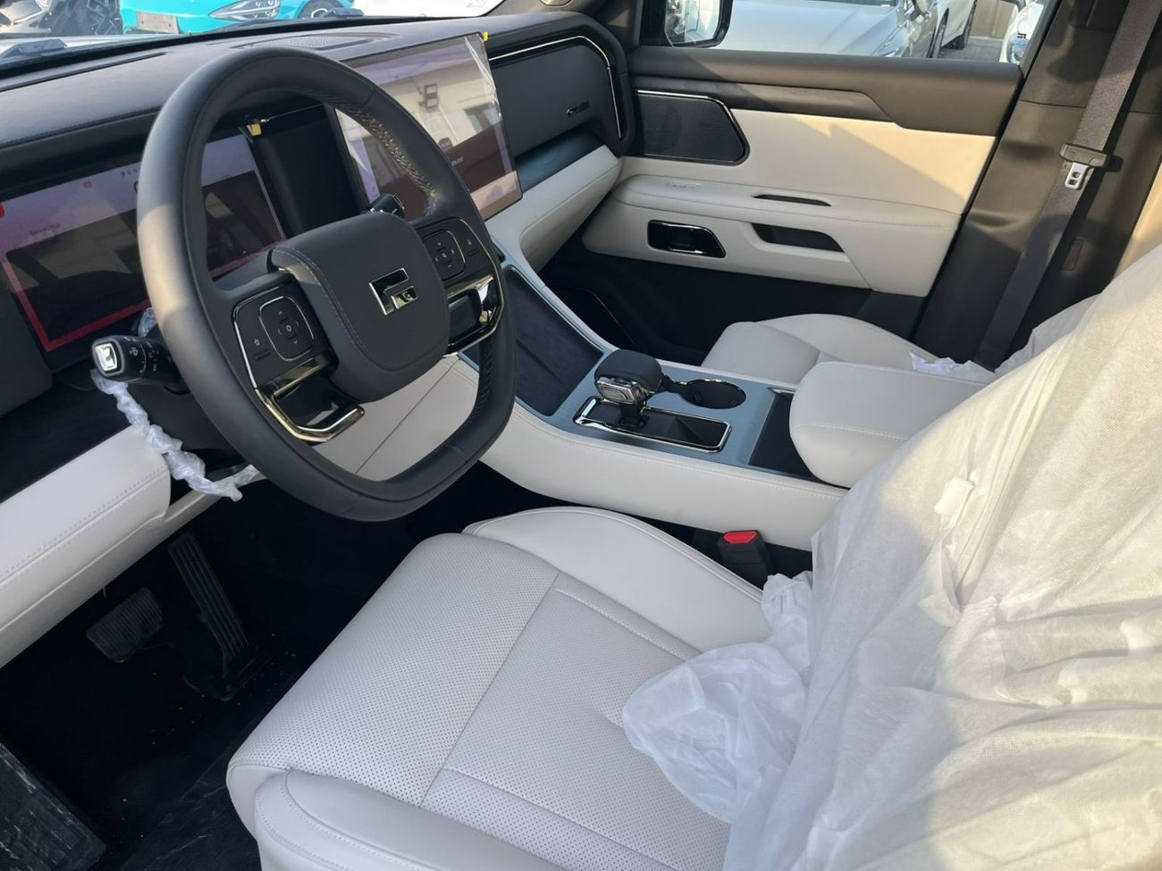 ROX 01 Rox 01 vip 1.5L Turbo + Plug-in Hybrid AWD Model 2025