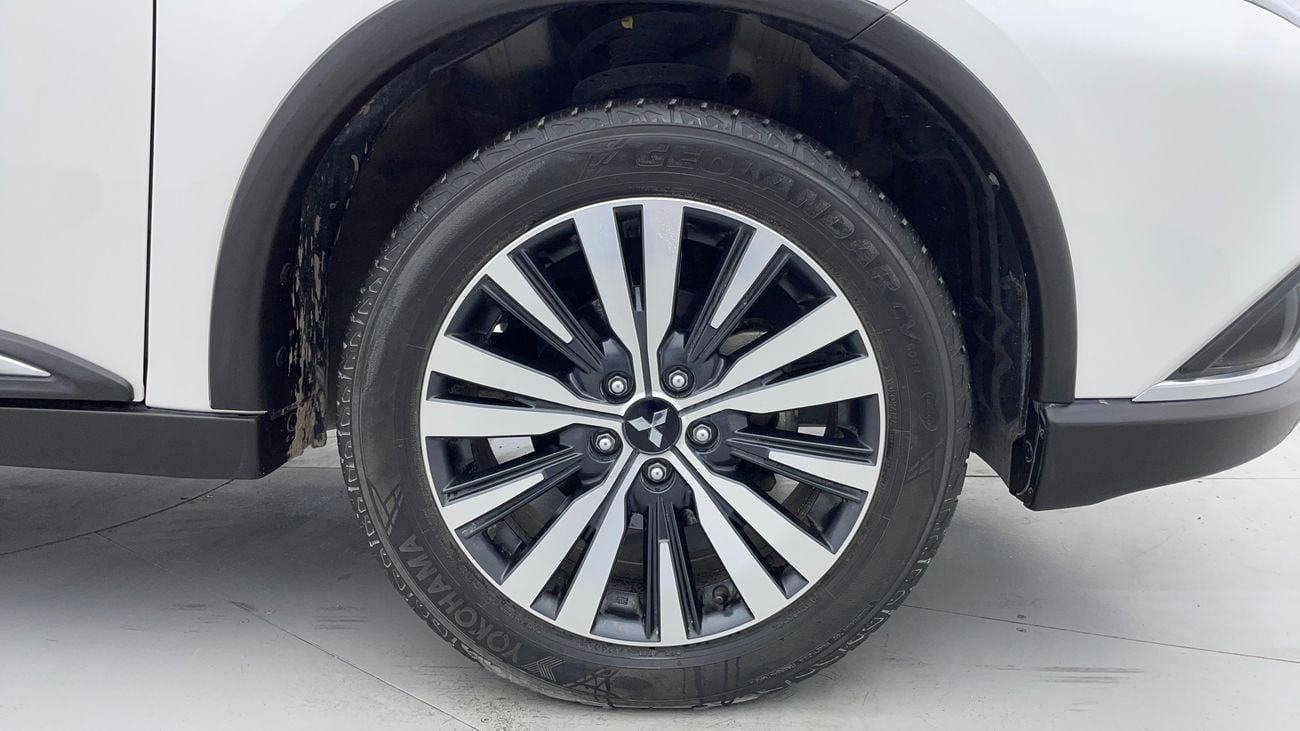 ميتسوبيشي آوتلاندر GLS MID 3 | بدون دفعة مقدمة | اختبار قيادة مجاني للمنزل