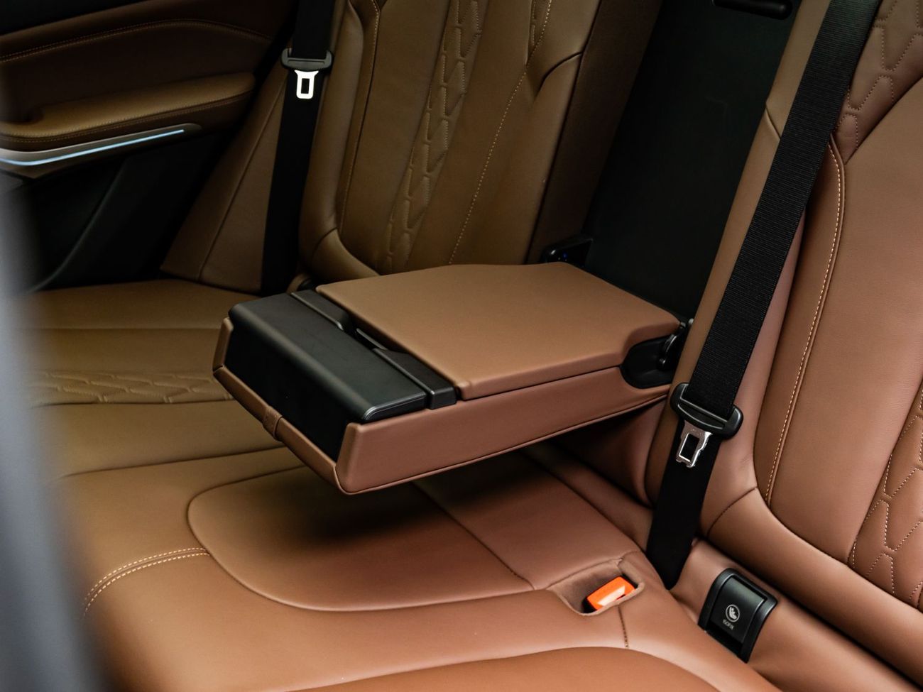 بي أم دبليو X5 M50i 4.4L