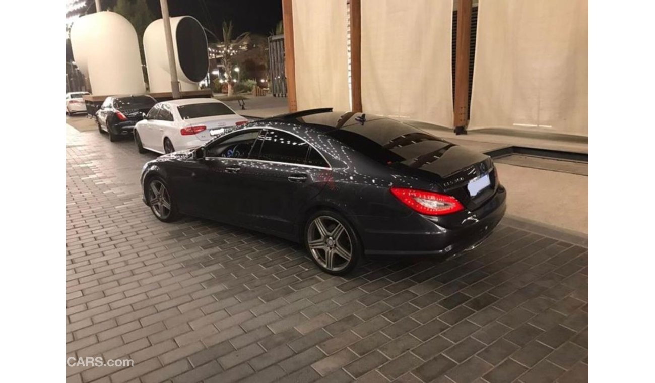 Mercedes-Benz CLS 350 CLS 350 AMG V6 // 2012 // GCC , FULL OPTION , WITH PUSH START , SUN ROOF , POWER SEATS // GOOD CONDI