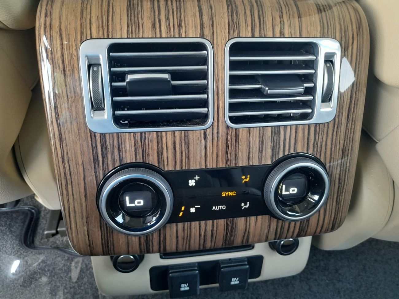 لاند روفر رينج روفر Land Rover Range Rover HSE Model Year- 2019 Kilometer- 159,400 Well-maintained car in excellent cond