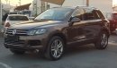 Volkswagen Touareg Volex wagan Touarag model 2011 GCC car full option panoramic roof leather seats back camera full ele