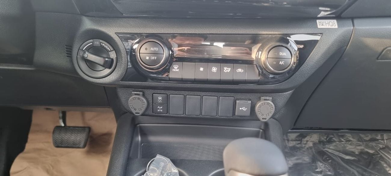 تويوتا هيلوكس GLX TOYOTA HILUX 2.4L DIESEL A/T MY 2026