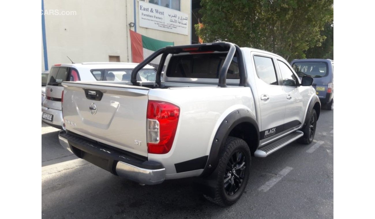 نيسان نافارا Nissan Navara RIGHT HAND DRIVE (Stock no PM 798)