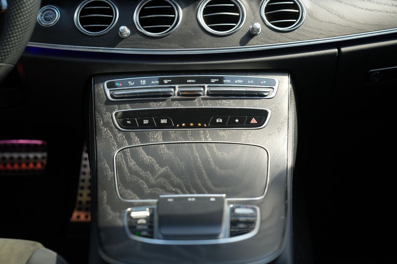 Mercedes Benz E300 Mercedes E300 2021 GCC Full Option