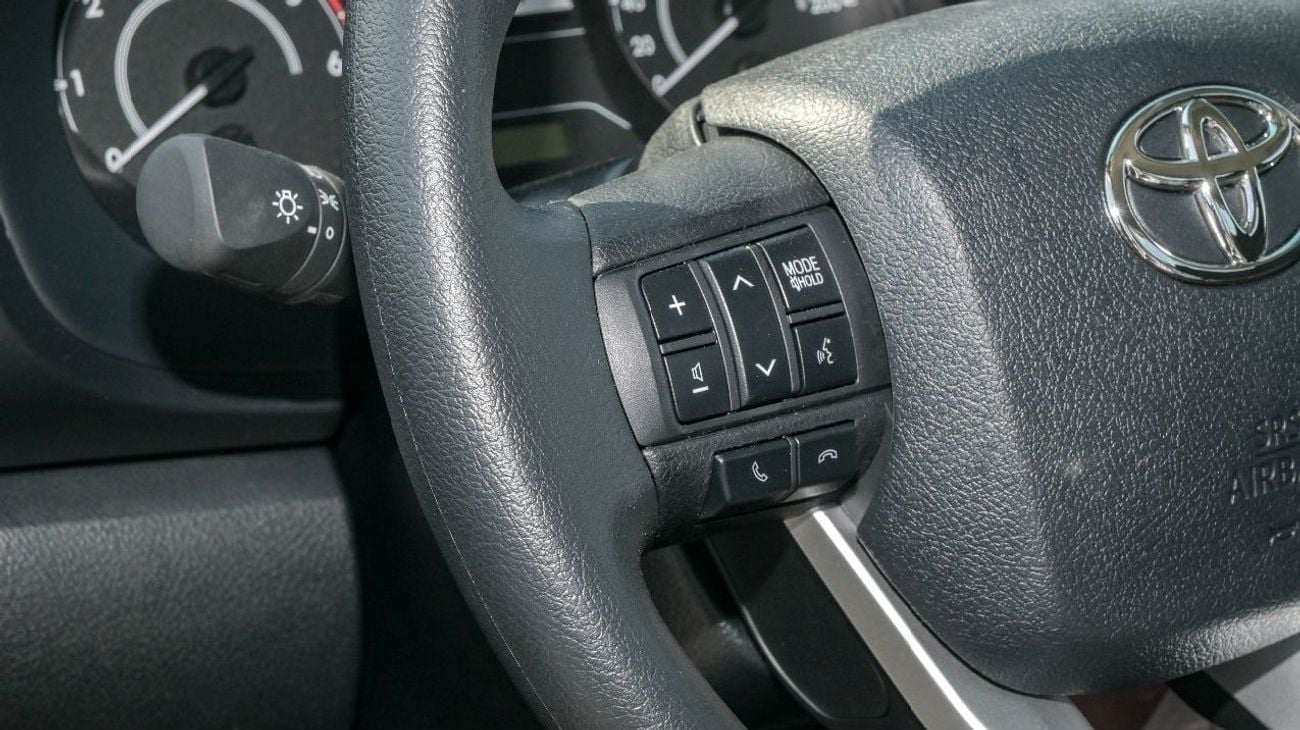 تويوتا هيلوكس ECTJRY003 - 2025 Toyota Hilux Single Cab DLX - 2.4L Diesel Manual 4wd - White with Red Interior