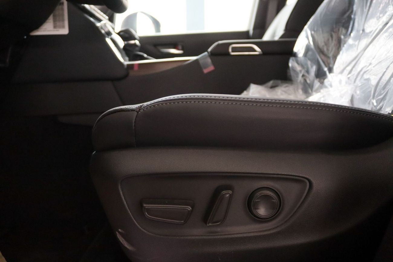 Toyota Land Cruiser 2025 LAND CRUISER 300 4.0 V6 VXE.s RADAR **EXPORT ONLY**التصدير فقط خارج الخليج***