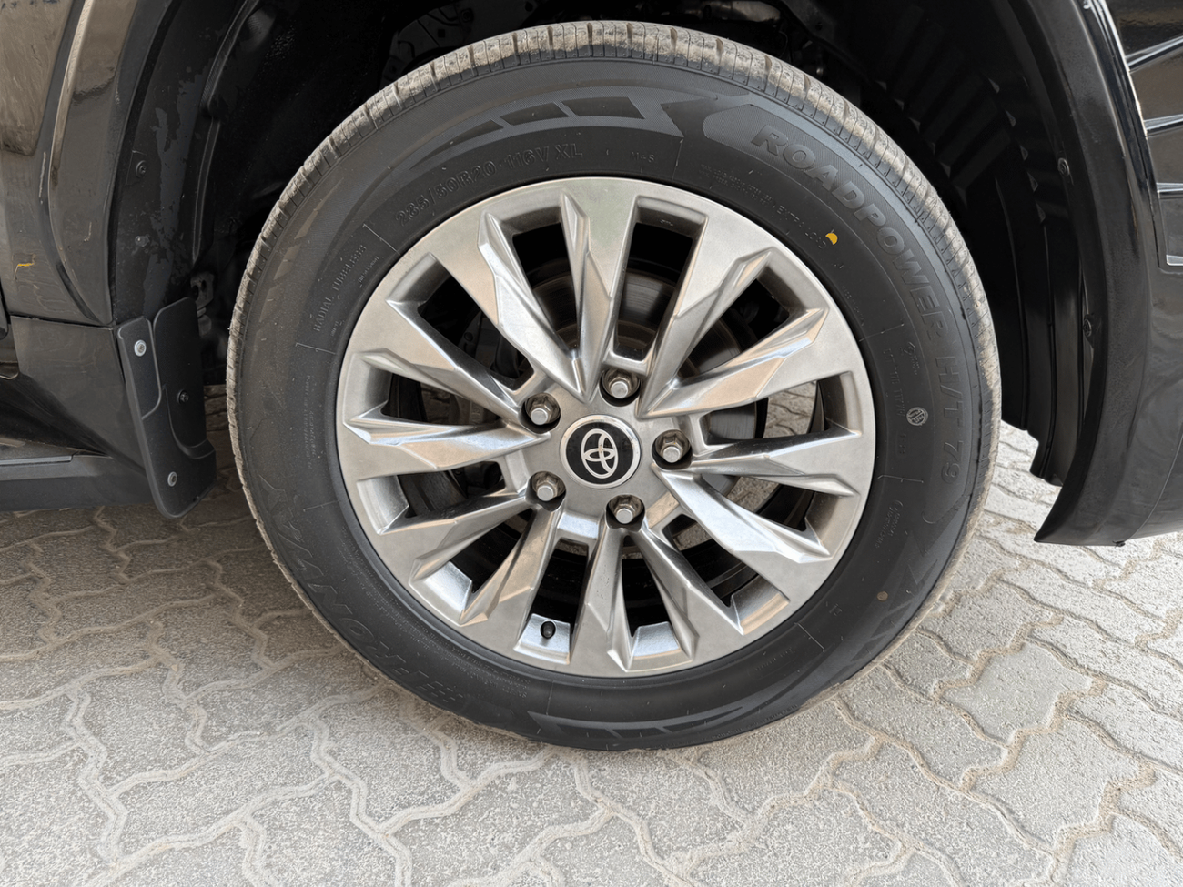 Toyota Land Cruiser VXR 4.6L 4WD