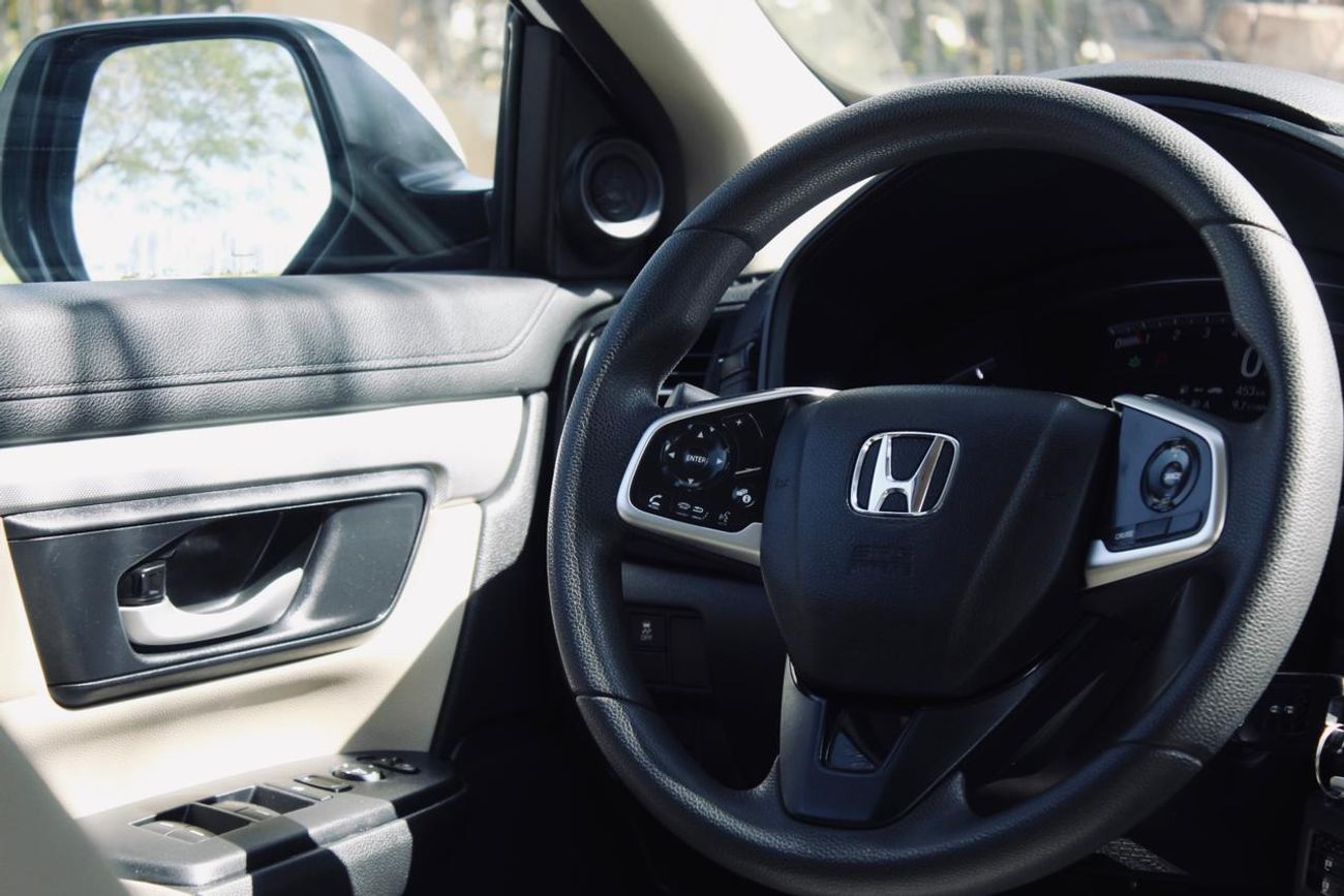 Honda CRV The 2021 Honda CR-V is a highly versatile, compact 5 or 7-seater SUV known for its strong 190-hp 1.5