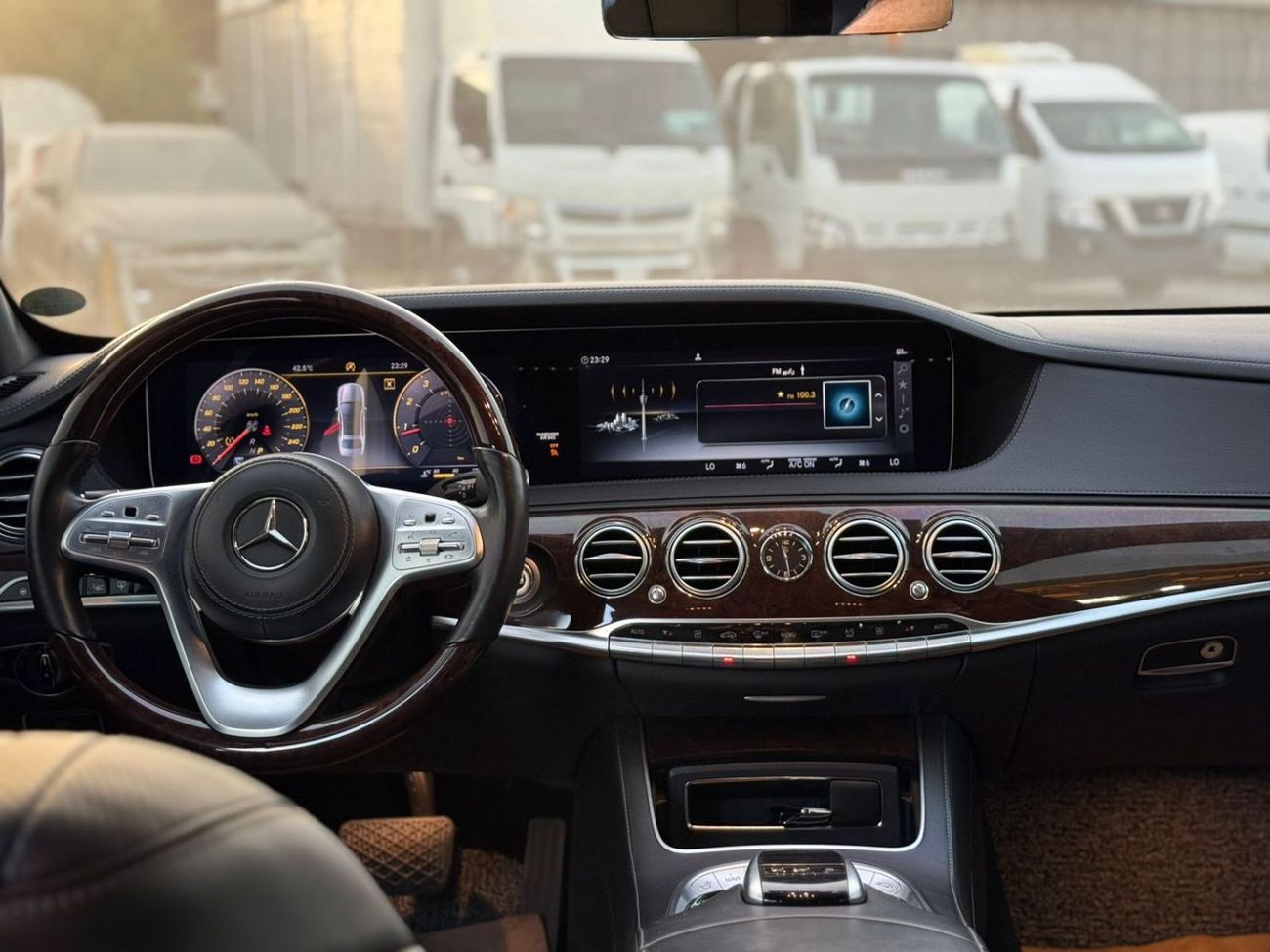 Mercedes-Benz S 560 Std 4.0L (463 HP)