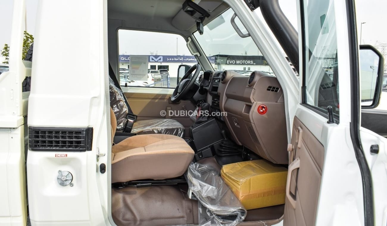 Toyota Land Cruiser Pick Up LC79 SC 2.8L AT Diesel