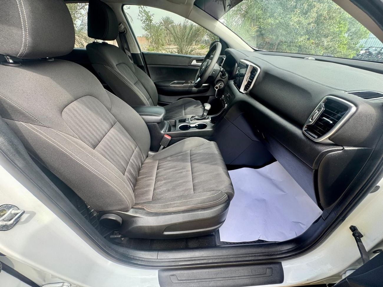 Kia Sportage LX 1.6L FWD 780x48- Monthly | GCC | Cruise, Camera, GPS l Accident Free