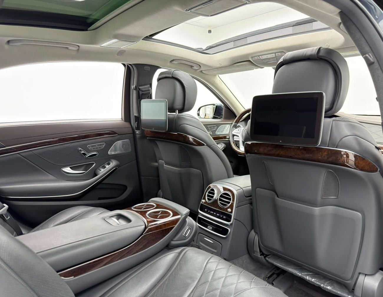 Mercedes Benz S600