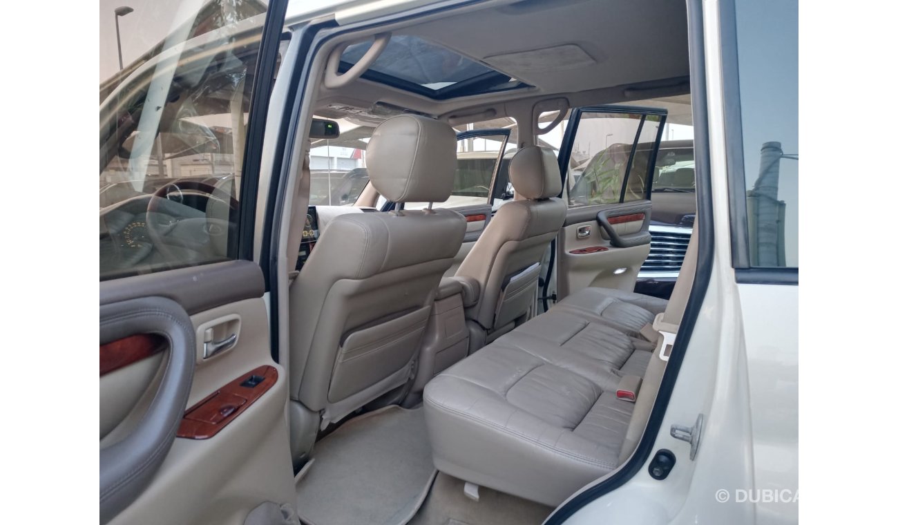 Lexus LX 470 Imported from Japan, model 2001, leather hatch, cruise control, in excellent condition, you do not n