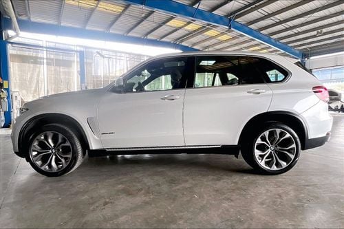 بي أم دبليو X5 35i Executive | National Day Celebration | شامل الضمان | 0 ﺪﻔﻋﺓ ﺃﻮﻟﻯ