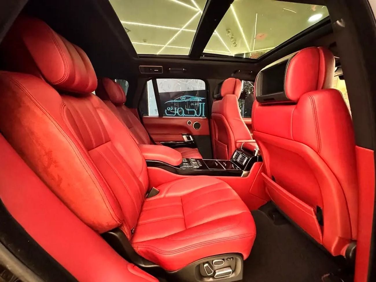 Land Rover Range Rover VOGUE SE AUTOBIOGRAPHY FACELIFT || RR VOGUE V8 || GIVEN WARRANTY || TOP RANGE || GCC || VIP CONSOLE