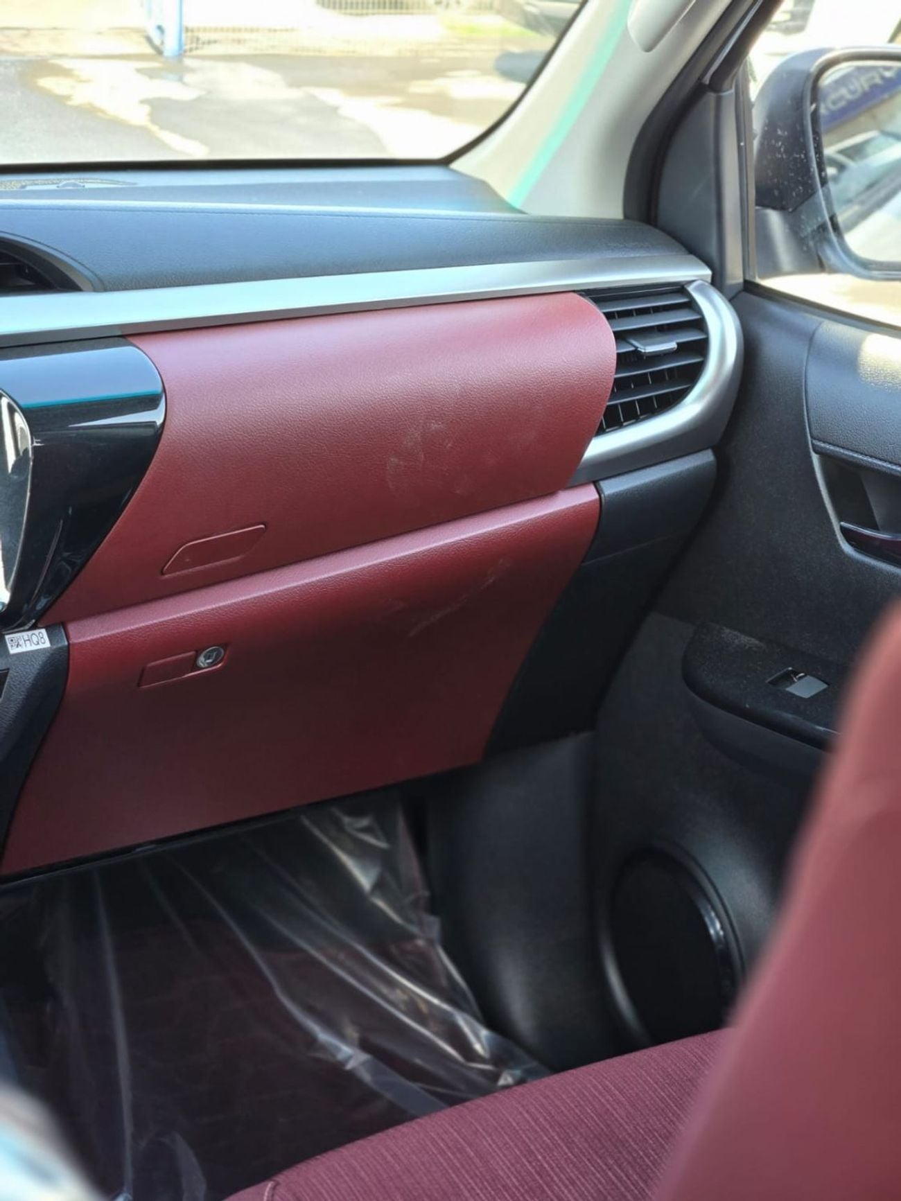 Toyota Hilux 2.7L PETROL GLXS SRS M/T DOUBLE CABIN FULL OPTION PICKUP