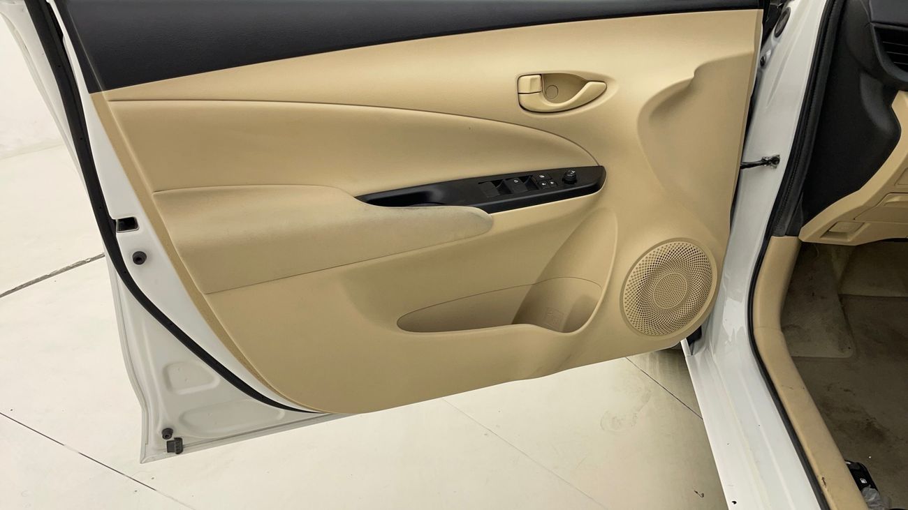 تويوتا يارس SE 1.5 | بدون دفعة مقدمة | اختبار القيادة في المنزل