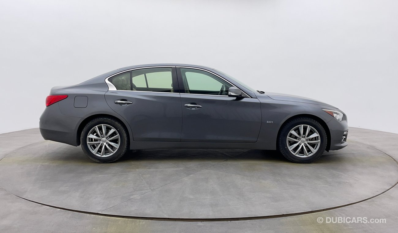 Infiniti Q50 Premium 2000