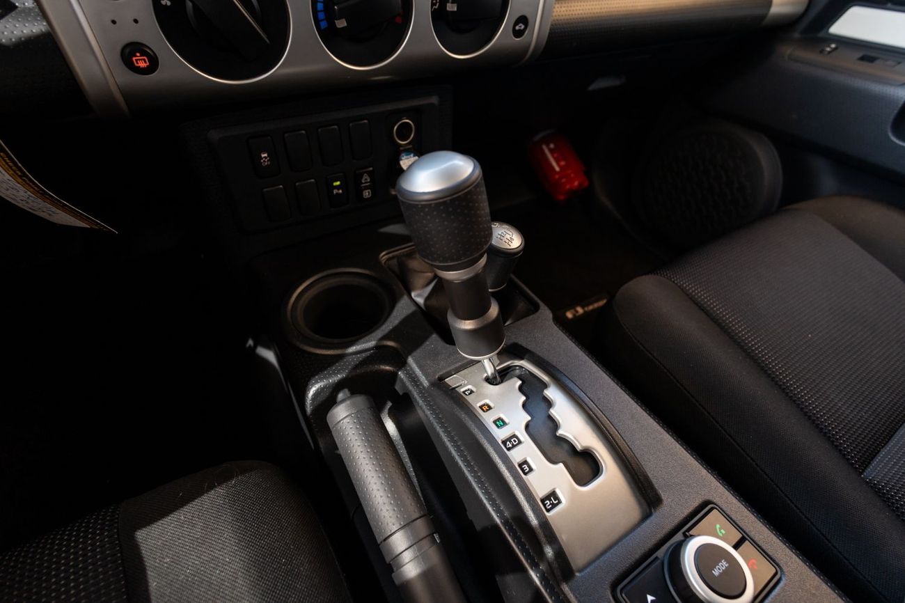 Toyota FJ Cruiser GXR 4.0L A/T