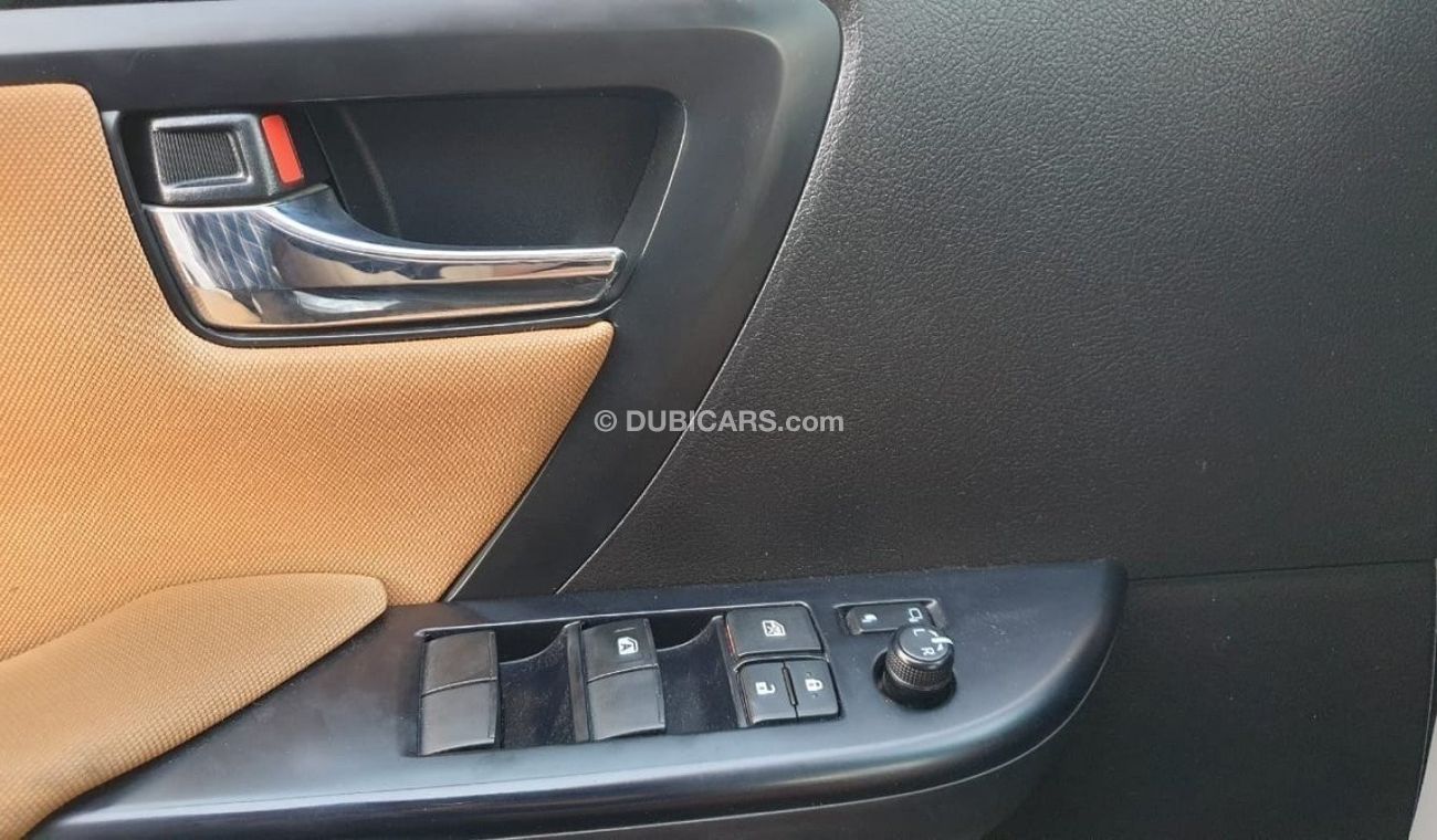 تويوتا فورتونر LEFT HAND