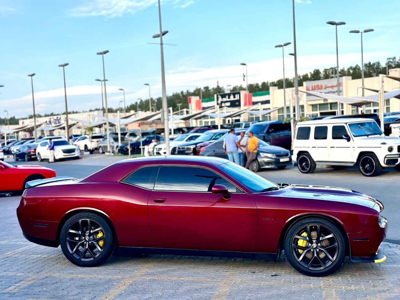Dodge Challenger R/T 5.7L (370 HP) | Monthly 1400/- | 0% DP | Paddle Shifters | Park Assist | # 08886