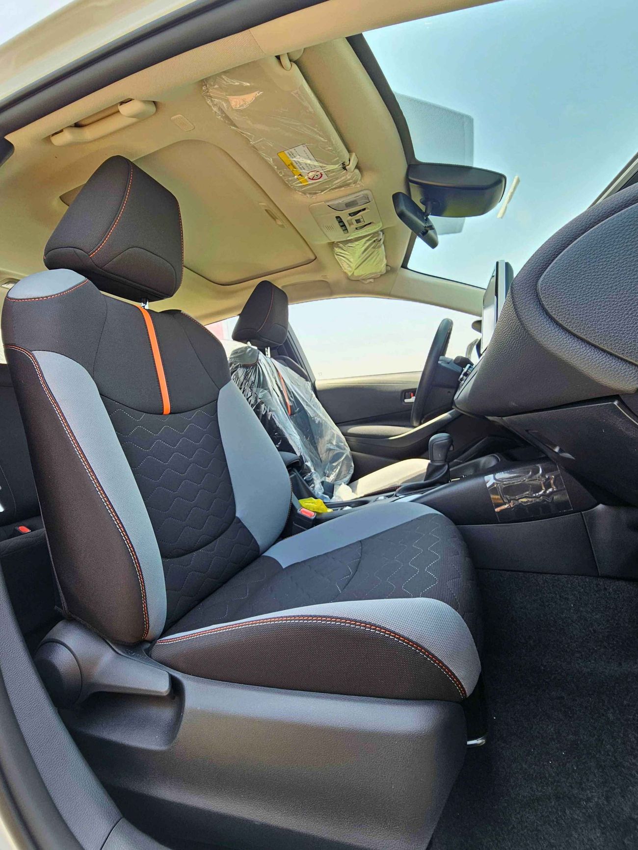 تويوتا كورولا ELITE / 1200 CC, PUSH START, SUNROOF, DVD + CAMERA (CODE # 67993)