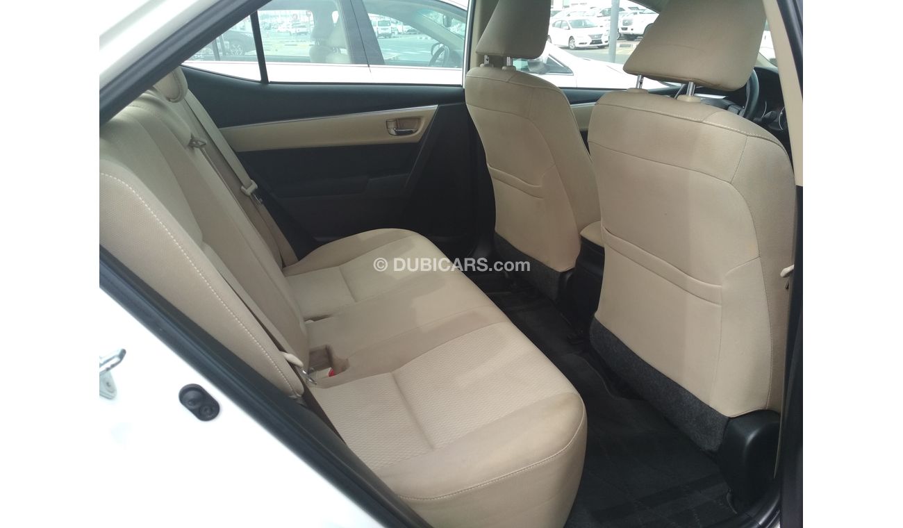 تويوتا كورولا 2015 ابيض خليجى 2.0 حالة ممتازة بدون حوادث بدون صبغ ماشية قليل