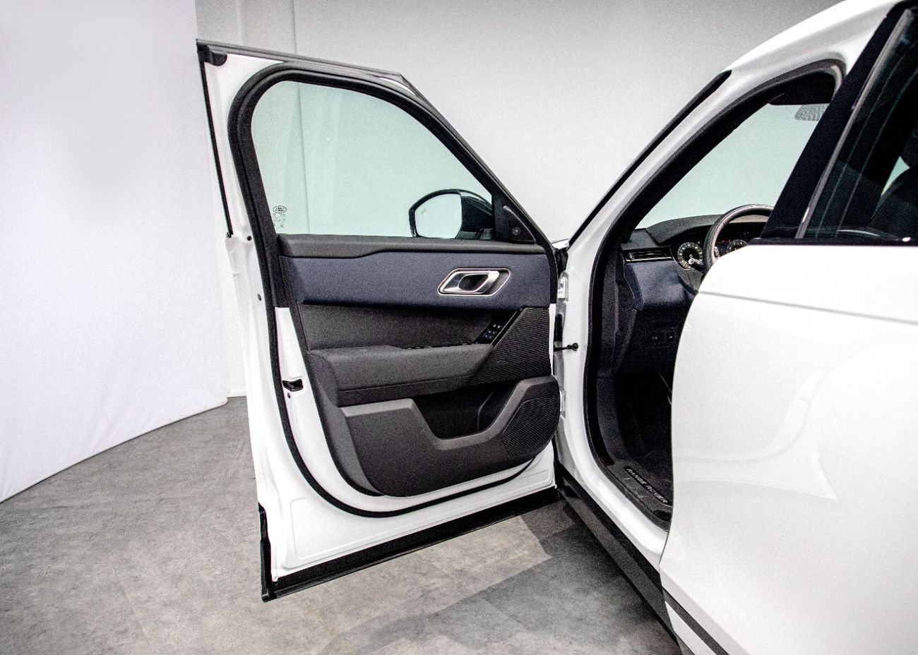 لاند روفر رينج روفر فيلار Dynamic SE P250 2.0L