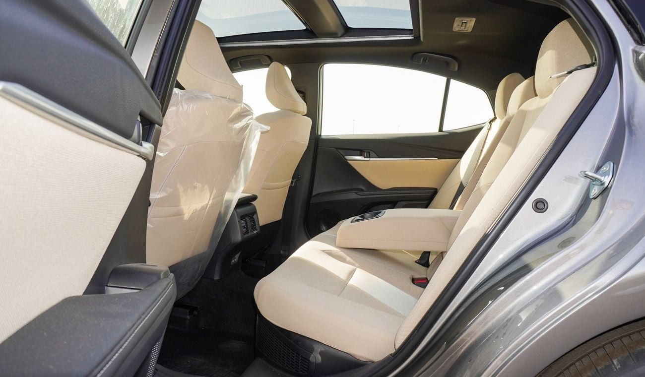 Toyota Camry LE  HEV 2.5L Hybrid