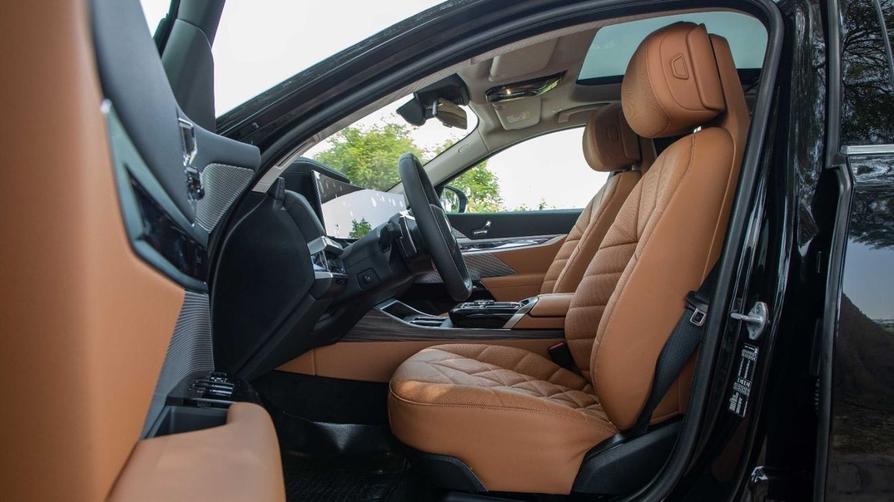 BMW 735i BUSINESS EXCELLENCE | GCC Specs | 2026 | 3 Years Warranty & Contract Service | For Local Registratio