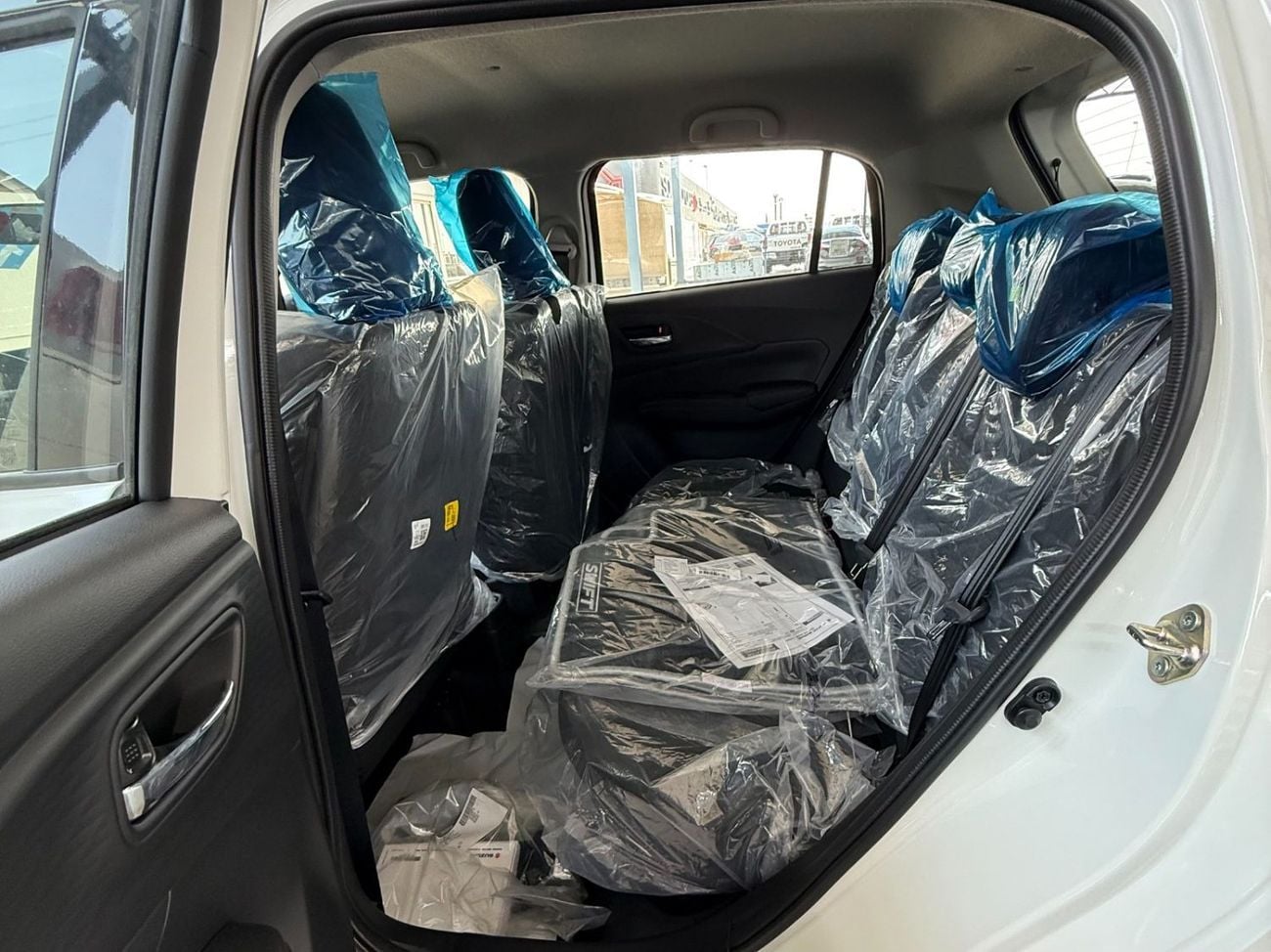 Suzuki Swift SWIFT 1.2 GLX 2-tone **EXPORT ONLY**التصدير فقط خارج الخليج**