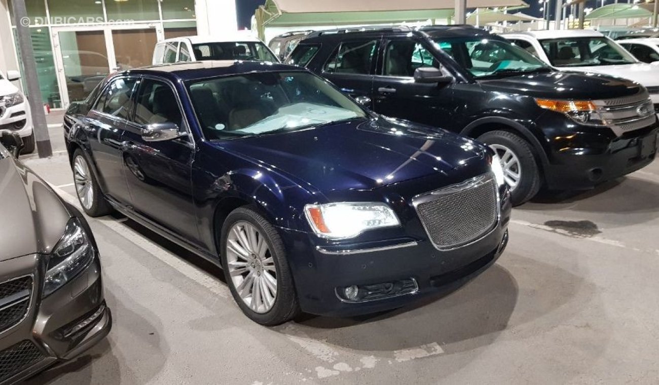 Chrysler 300C 2012 Model Hemi Full options clean car Gulf specs