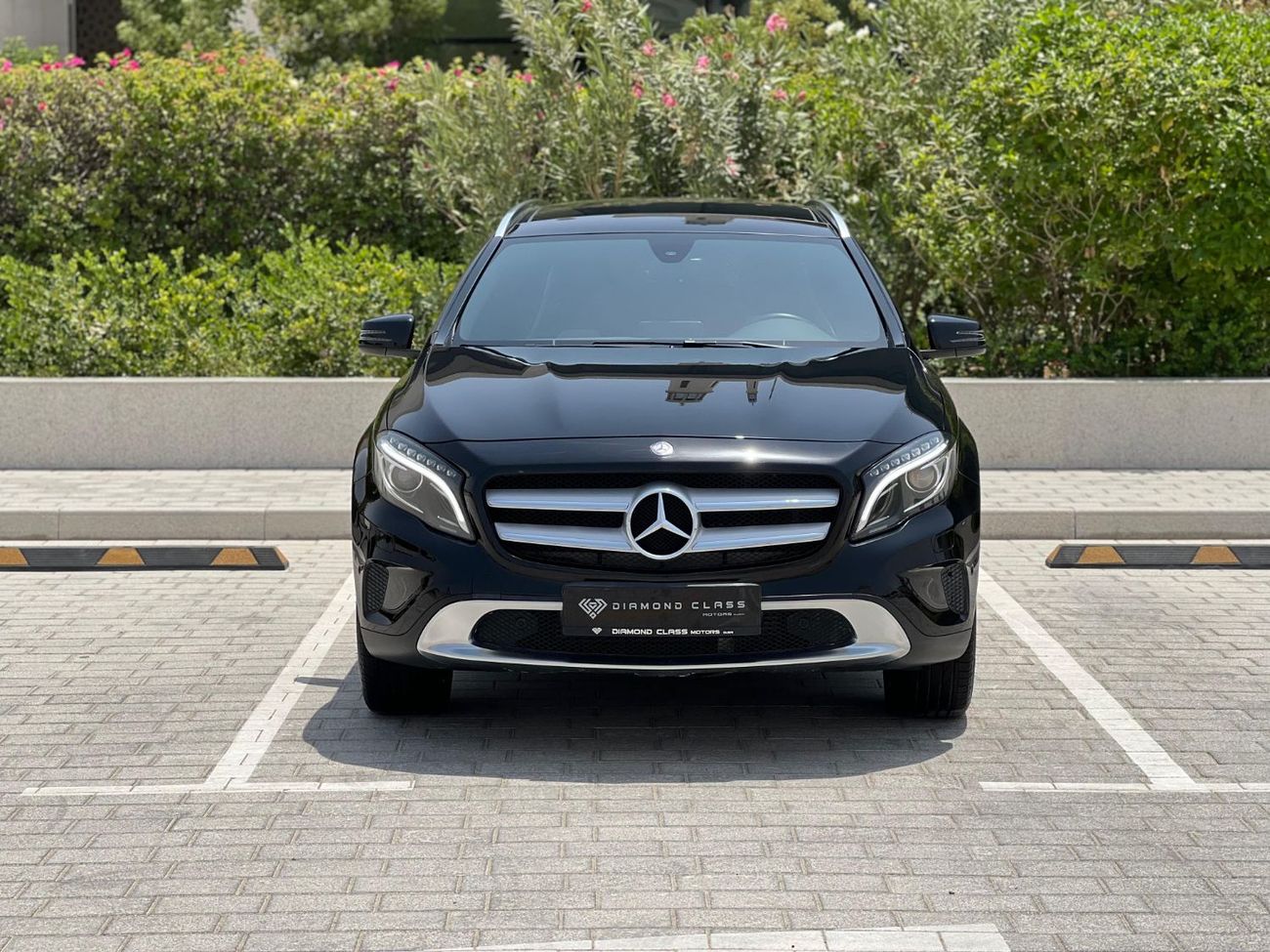 Mercedes-Benz GLA 250 Std 2.0L (211 HP) GLA250 Panoramic GCC