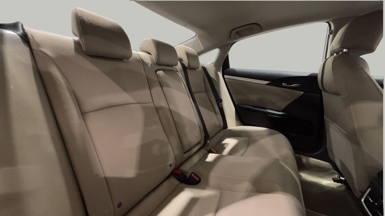 هوندا سيفيك LX SPORT كارس24 هي سوق ضخم للسيارات المستعملة موثوق ومضمون ٪كارس24 هي سوق ضخم للسيارات المستعملة موثوق ومضمون