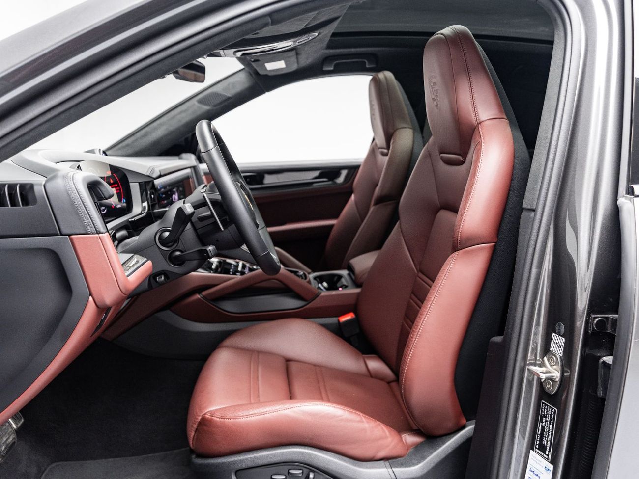 بورش كايان 2025 Porsche Cayenne GTS Coupe, 4.0 TC V8, 4WD, 493bbhp, 8-Speed PDK