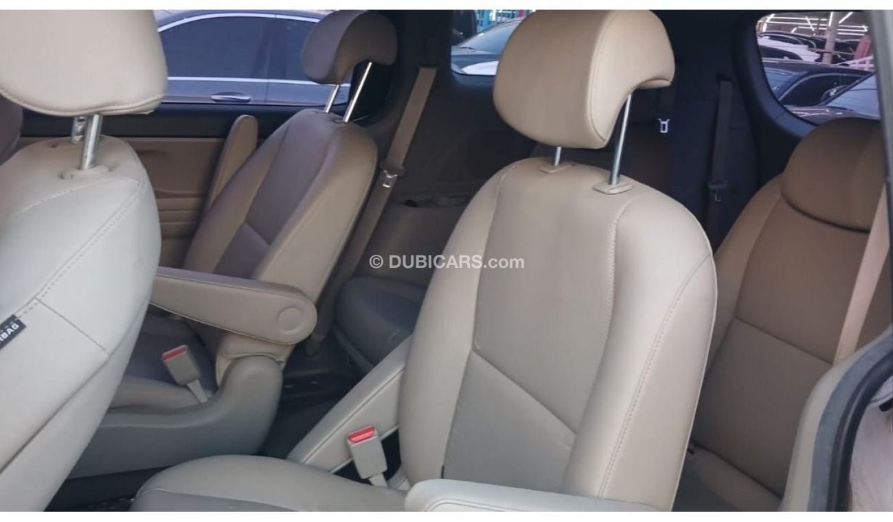 Kia Carnival EX Kia Carnival 2019 diesel